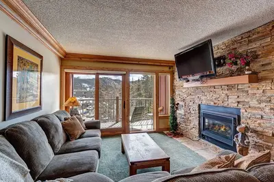 Image de Superbes équipements de Breckenridge! Parfait Condo pour Randonnée / Vélo / Accès Ski! Vues sur la montagne!
