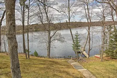 Image de Balsam Lakefront Home avec quai privé et kayaks!