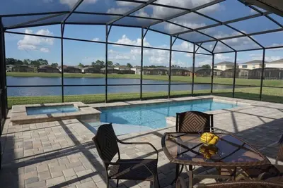 Image de 4 Chambre / 3 Salle de bain piscine privative, vue sur le lac, spa, Nouveau! ! !