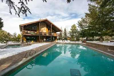 Image de Tarifs ÉTÉ Bas Rafting en Rivière Gratuit! Pour Toute la Famille w Blanchisserie Privée, Climatisation, 2 Grands Lits et 3 Piscines