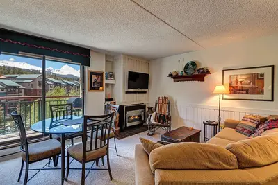Image de Superbes vues sur Breckenridge, centre-ville et condo de ski aux pieds, bain �� remous, garage!