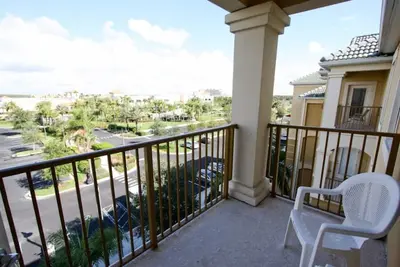 Image de Wow $ 130 / nt spécial de mai, Réservez maintenant! Beautiful Vista Cay Penthouse, Plancher en stratifié, vue magnifique!