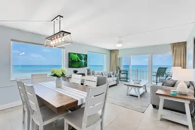 Image de Penthouse avec bain à remous privé et vue imprenable sur l'océan