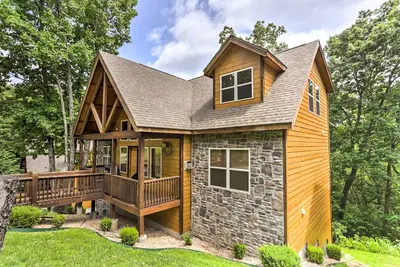 Image de Branson Home avec Comm. Pool + Hot Tub - 1. 5 mi à Sdc!