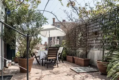Image de Appartement unique à Venise avec 3 terrasses face aux toits de Venise et canaux