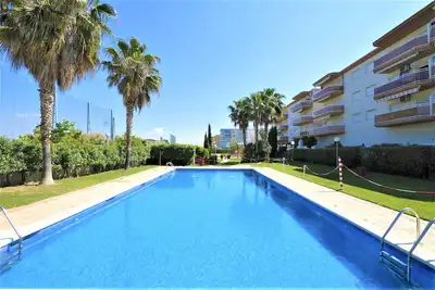 Image de Riscos avec piscine commune, plage Ă 200m