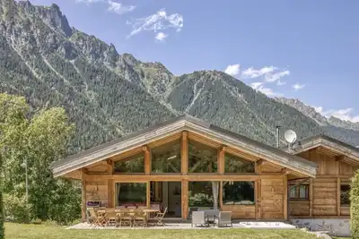 Image de Chal'heureux - Magnifique chalet neuf au style authentique mêlant confort et élégance sauna hammam j