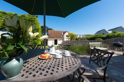 Image de Maison de 3 chambres pour les familles et les animaux domestiques à distance de marche de la plage de Croyde