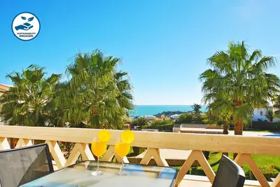Image de Luxury Townhouse Stunning Sea View, Air Con, Swimming Pool And Free Wi-Fi. . .