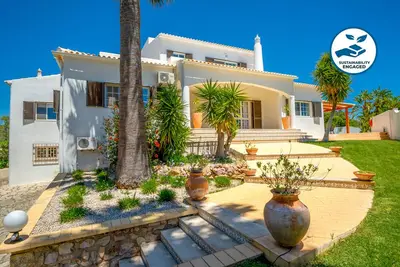 Image de Superb Villa, Large Private Heatable Pool, Games Room, A\/C And Wi-Fi
