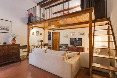 Image de La Casa de Peruzzi est à 50 mètres de la Piazza Santa Croce (A \/ C et Wifi)