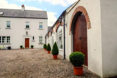 Image de Vie à la campagne, jardin privé et emplacement idéal pour visiter l'Ulster. Nouveau Hot Tub