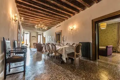 Image de Grand appartement lumineux avec vue sur le canal. 10 personnes, 3 salles de bains