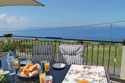 Image de Large house, sunny Calheta | Casa Vista Bela