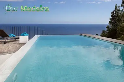 Image de Overlooking Calheta Beach | Casa Do Julio