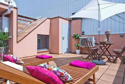 Image de My Space Barcelona Penthouse Ă GrĂ cia avec terrasse et piscine pour 6 personnes
