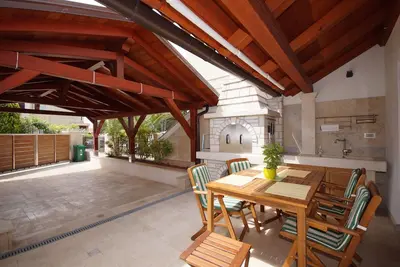 Image de appartement familial dans un très bon emplacement, jusqu'à 6 personnes