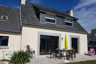Image de Maison au calme, la plage à pied (Wifi gratuite)!