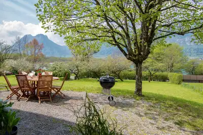 Image de Charmant Chalet 50m du lac-jardin et parking