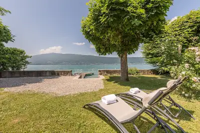 Image de Veyrier - Maison avec acces direct au lac & Ponton