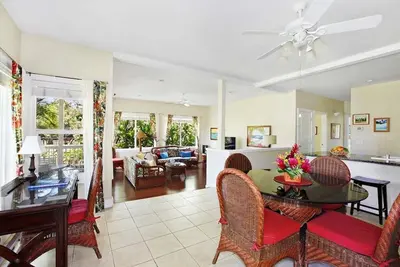 Poipu Central A / C Magnifique rez-de-chaussée * Regency 710 *