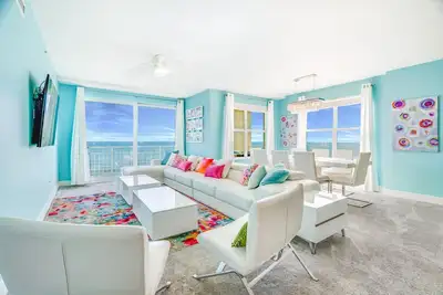 Image de Promotions de saison faciles! Opus Condo - Au bord de l'océan - 3br / 3ba - # 504