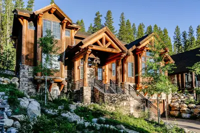 Bridger's Cache Ski Lodge par WPLCo | Luxe Caché Custom Accueil | Communauté fermée | 19 personnes!
