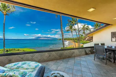 Image de Superbe Beach Front Condo - À partir de 762 $. 00 / nuit! ! - Makena Surf E-202