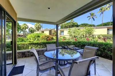 Image de Vues sur le jardin et intérieurs magnifiques à attendre - Commence à 319 $. 00 / nt - Wailea Elua # 909
