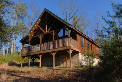 Cabine privée avec vue sur la montagne et 2 chambres avec bain à remous, jacuzzi et table de billard