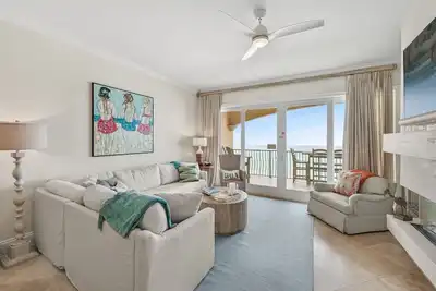 Image de Adagio A403 condo face au golfe, 4 chambres avec salle de bonus superposés, récemment mis à jour!