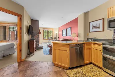 Image de River Run Condo, vue sur la pente et la piscine, à pied de la télécabine, Wifi gratuit