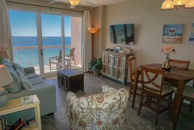Image de Condo Haut De Gamme Pour 6! Ouvert 9 / 7-14! Service De Plage Gratuit!