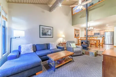 Image de Spacieux St. Moritz Condo # 359