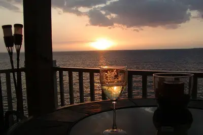 Image de Oceanfront Paradise avec véranda privée donnant sur la baie de Kailua