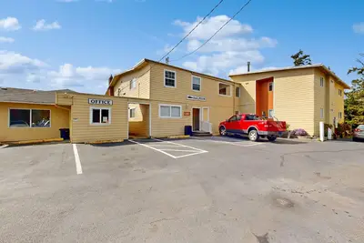 Image de condo Chien-amical avec accès et vue sur l'océan sur la plage depuis le balcon priv��!