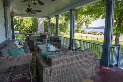 Image de Charme champêtre: \"Spacieuse maison du lac Keuka\"