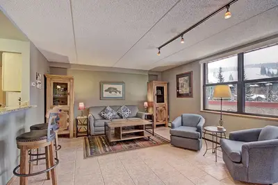 Image de Condo spacieux au coeur du centre village