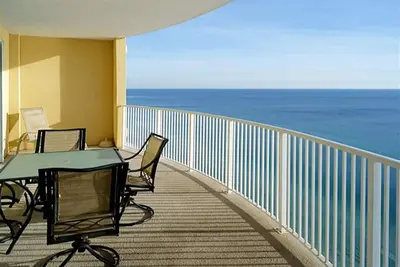 Image de 22e étage avec une vue imprenable sur le golfe! Ouvert 8 / 24-31! Entouré de plaisir!