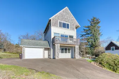 Image de Homey, spacieux chien-friendly maison w \/ plage et vue sur l'océan!