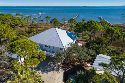 Image de Bayfront, piscine privée, bain à remous, promenade de chien clôturée, quai privé, rampe de handicap