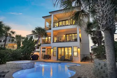 Image de Accueil en Bord de mer Éblouissant Avec Carriage House, Piscine et spa à Miramar Beach!