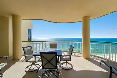 Image de Unité Beach Colony East 13c-Beach Front avec grande terrasse et vue imprenable!