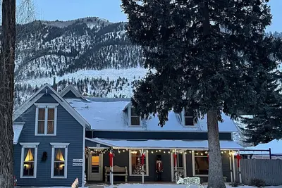 Image de Grand manoir victorien pour 16 personnes Grande cour privée ouverte toute l'année