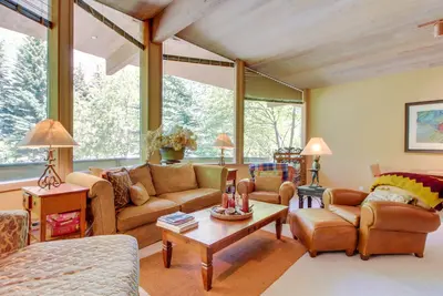 Image de Maison familiale isolée près des pentes de Bald Mountain avec jacuzzi privé!