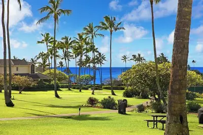 Image de Poipu Amazing Location Ocean View rez de chaussée A / C Chambre * Kahala 613 *