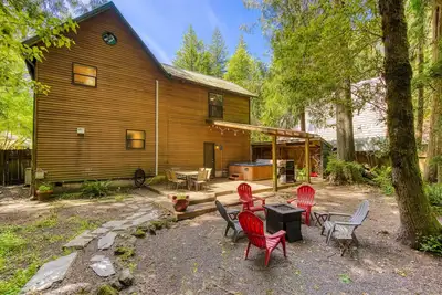 Image de cabine Dog-friendly w \/ spa privé, piscine partagée et un sauna