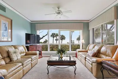Image de 3107 Windsor Court: 3 Br / 3 villas Ba en bord de mer Ă Hilton Head Island, pour 6 personnes