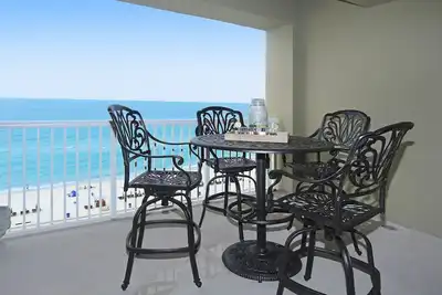 Image de Vues Incroyables Sur Le Balcon! Ouvert 8 / 17-24! UNITÉ De Plage Vraiment COLORÉE!