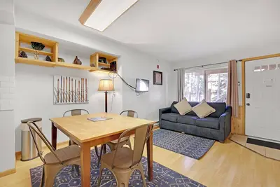 7e nuit gratuite! Efficacité au niveau du sol, télésiège à pied et rue principale, Wi-Fi